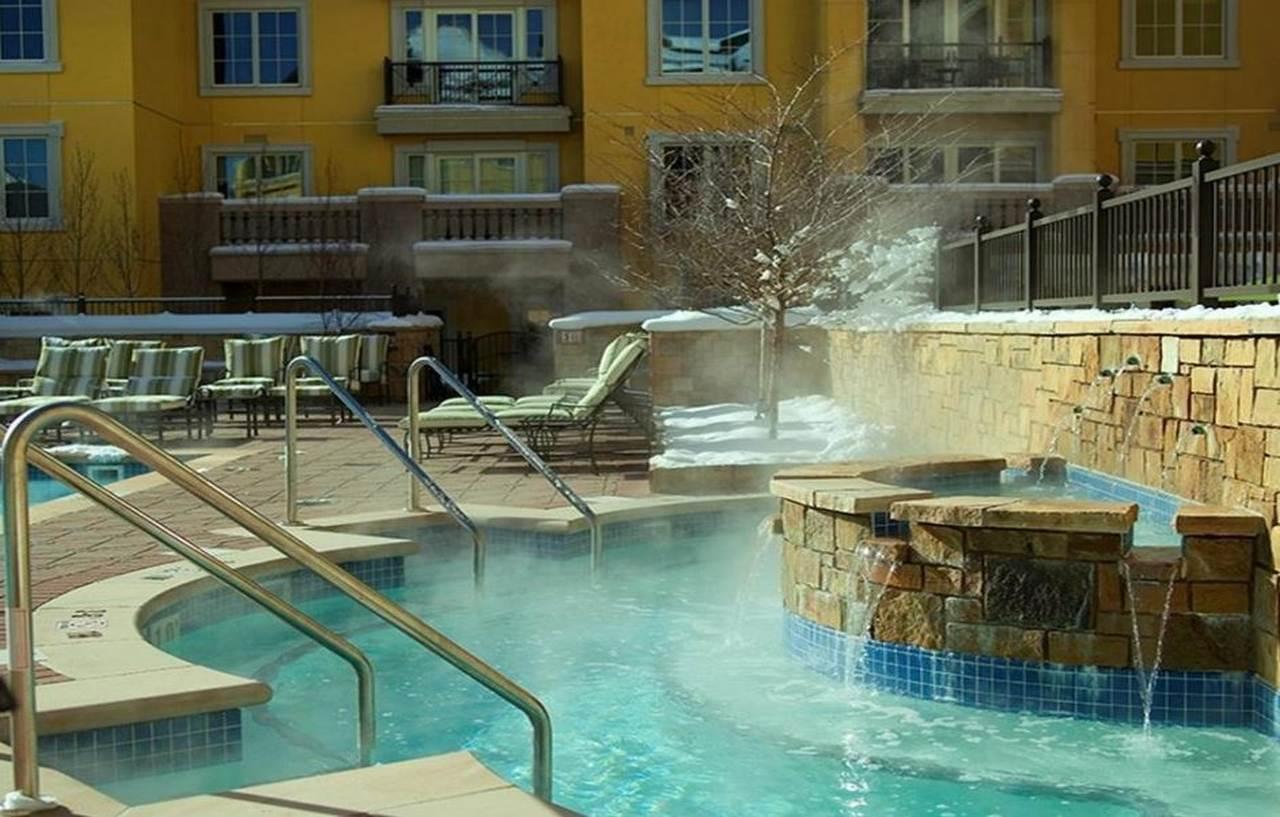 Legendary Lodging At The Ritz Vail Exterior foto